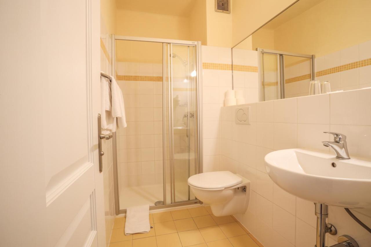 Hotel Kavalir 카를로비바리 외부 사진