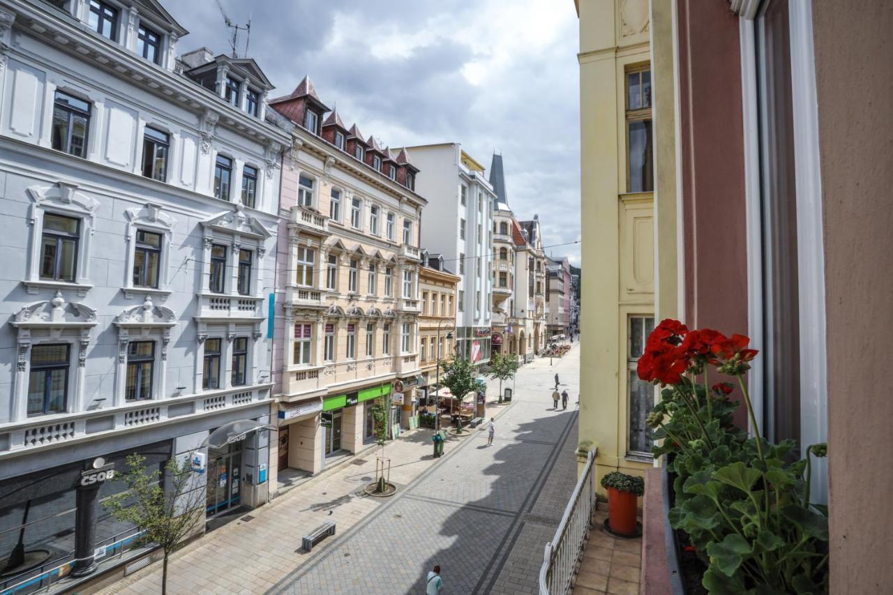 Hotel Kavalir 카를로비바리 외부 사진