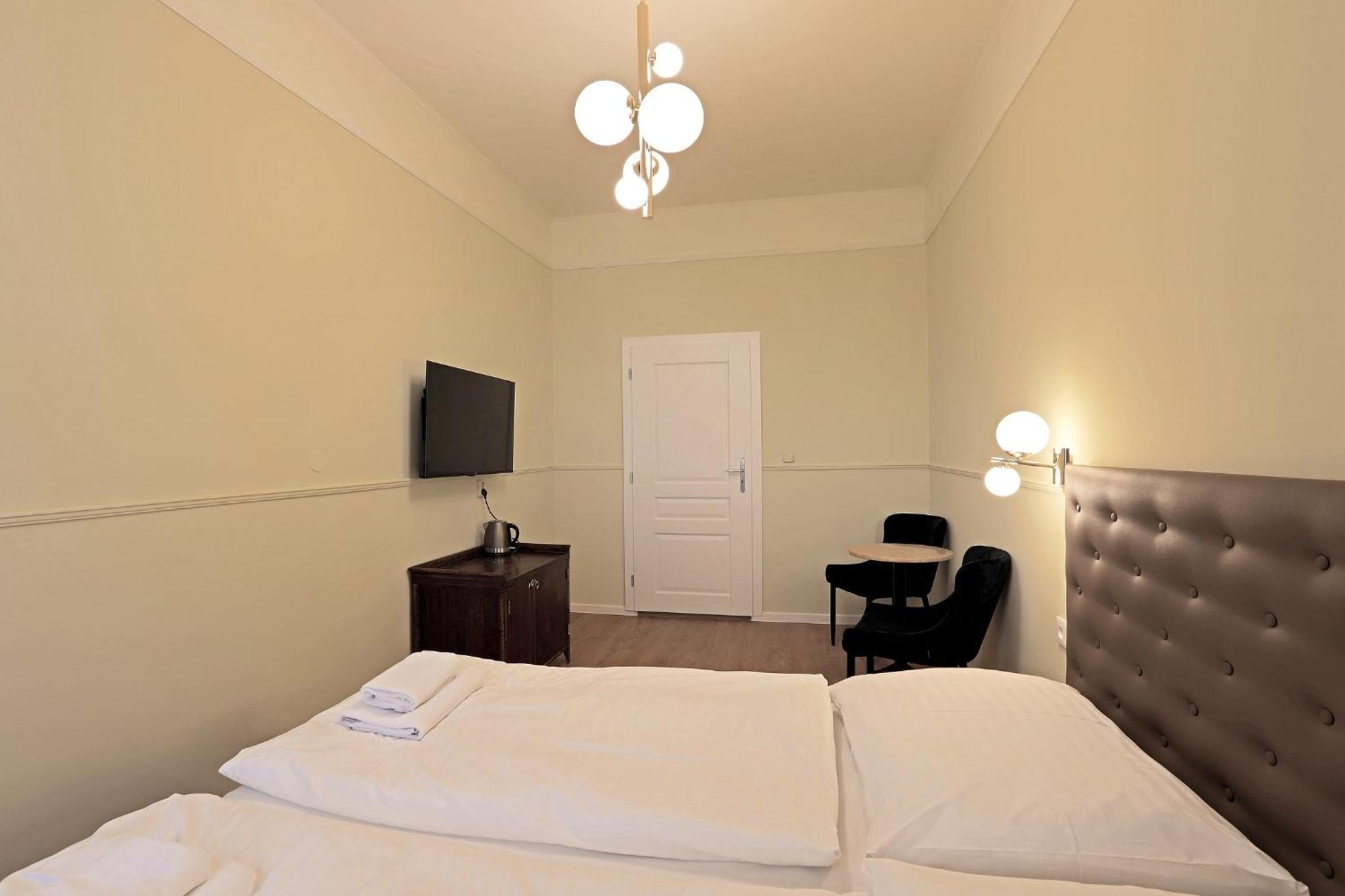 Hotel Kavalir 카를로비바리 외부 사진