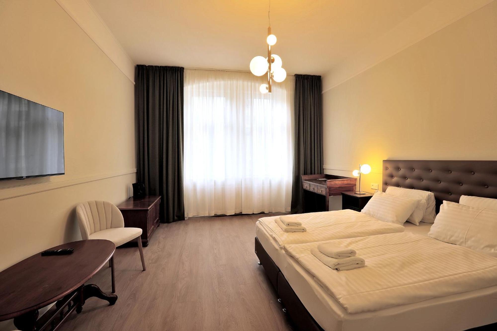 Hotel Kavalir 카를로비바리 외부 사진
