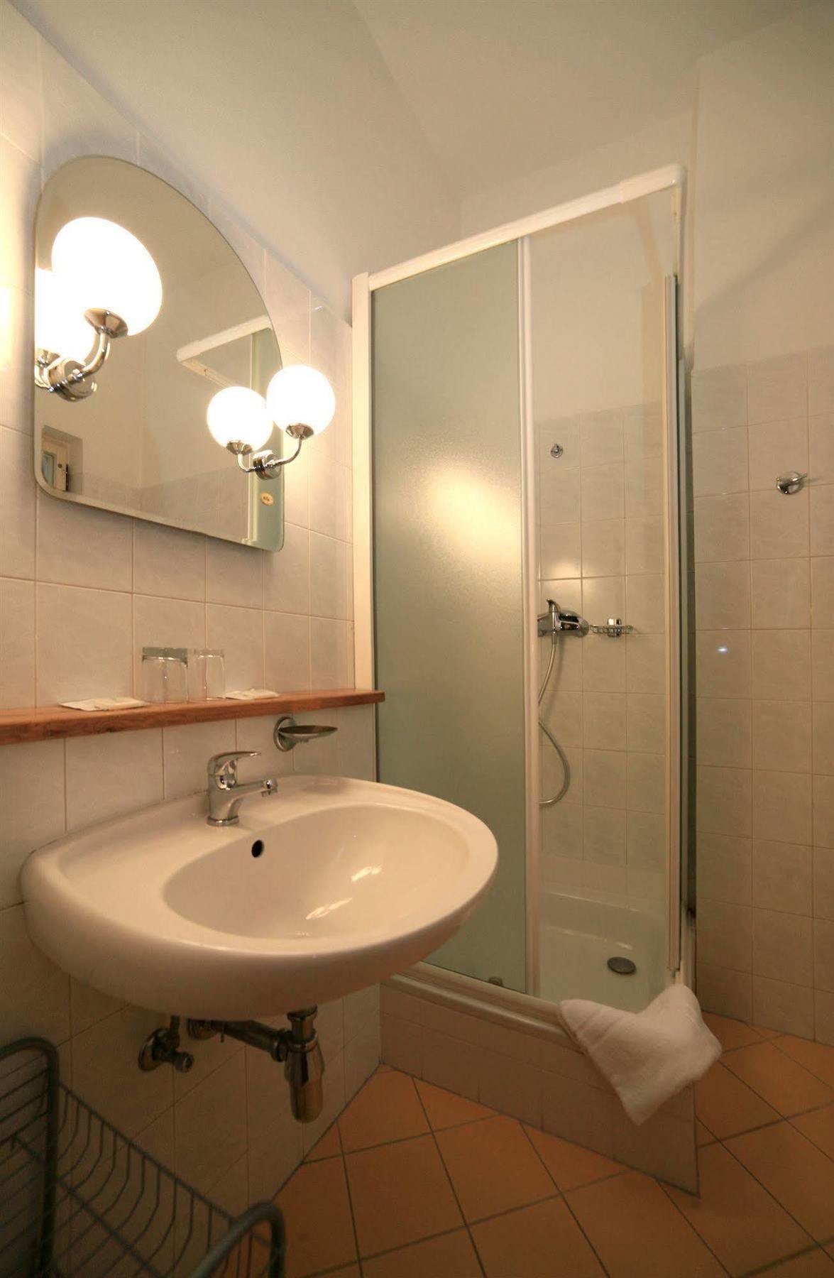 Hotel Kavalir 카를로비바리 외부 사진